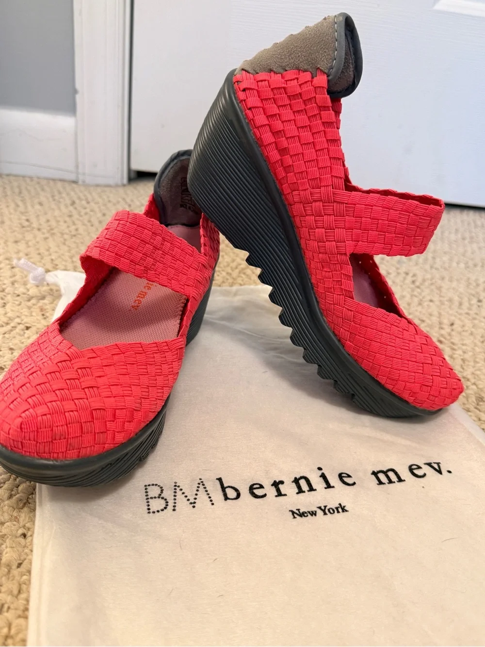 Bernie Mev Lulia Wedge Shoes Coral Pink Woven Size EU 38 Resort Coastal Grandma